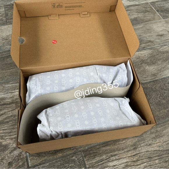 Brand New UGG Tazz Slippers Sand Women’s Slipper - Picture 7 of 8